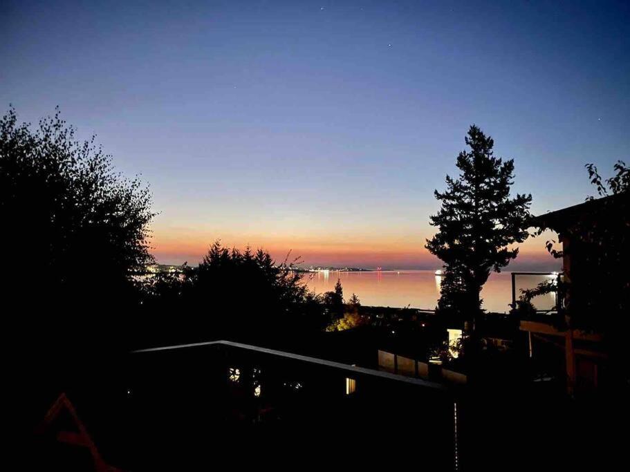 Sunrise Escape - Close To The Beach! Victoria Luaran gambar