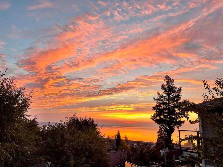 Sunrise Escape - Close To The Beach! Victoria Luaran gambar